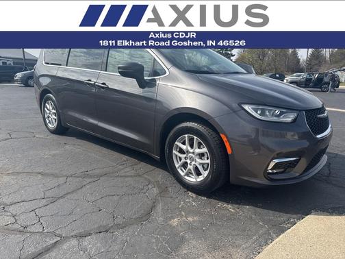 2023 Chrysler Pacifica Touring-L