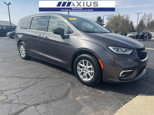 2023 Chrysler Pacifica Touring-L