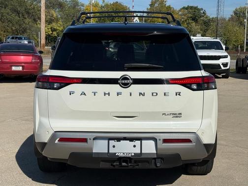 2022 Nissan Pathfinder Platinum