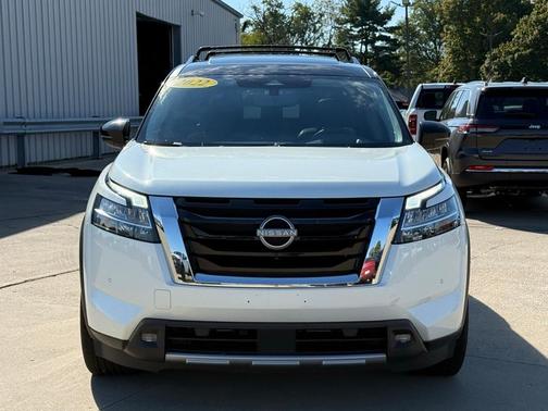 2022 Nissan Pathfinder Platinum