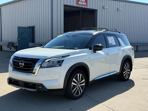 2022 Nissan Pathfinder Platinum