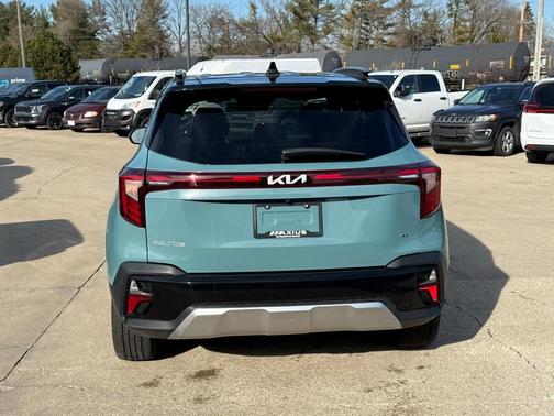 2024 Kia Seltos S