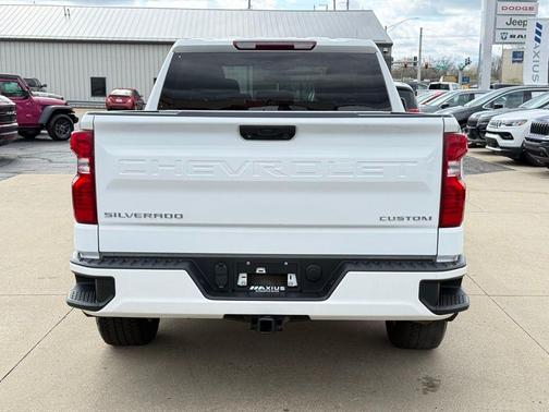 Summit White 2022 Chevrolet Silverado 1500 Custom