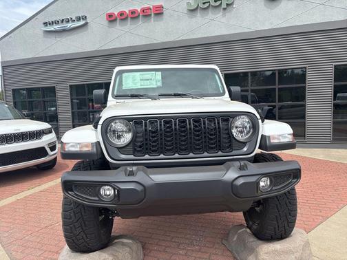 Bright White Clearcoat 2025 Jeep Gladiator Sport