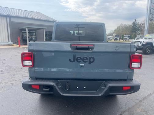 2025 Jeep Gladiator Sport