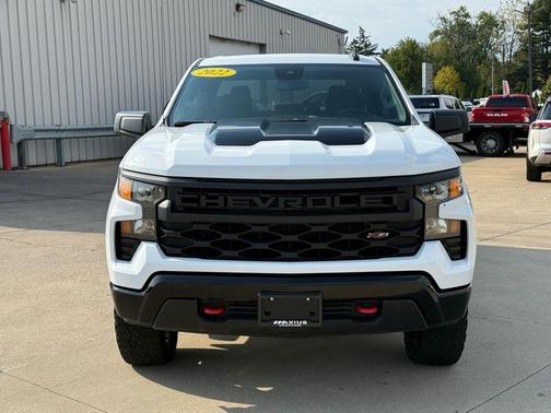 2022 Chevrolet Silverado 1500 Custom Trail Boss