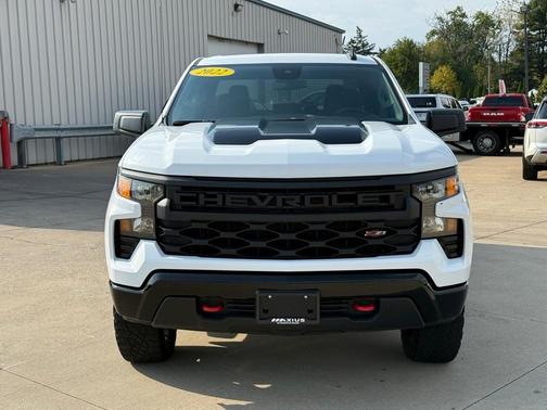 2022 Chevrolet Silverado 1500 Custom Trail Boss