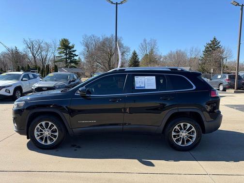 Diamond Black 2021 Jeep Cherokee Latitude Lux