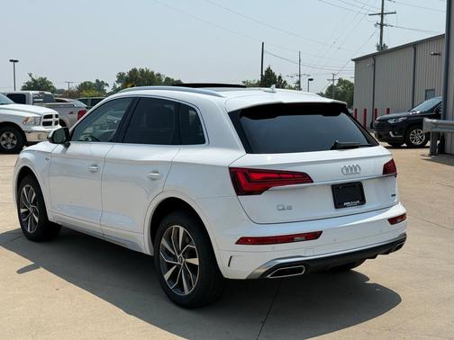 2022 Audi Q5 45 S line quattro Premium