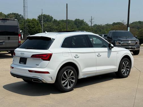 2022 Audi Q5 45 S line quattro Premium
