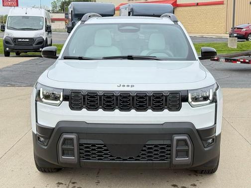 Bright White Clearcoat 2026 Jeep Cherokee LAREDO/LIMITED