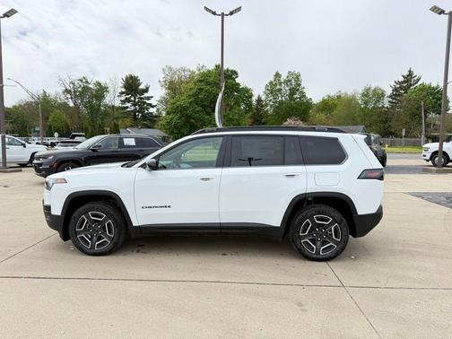 Bright White Clearcoat 2026 Jeep Cherokee LAREDO/LIMITED