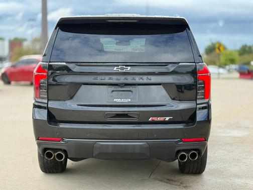 2025 Chevrolet Suburban RST