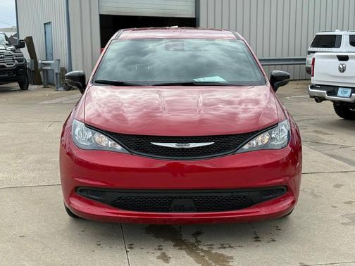 2026 Chrysler Voyager LX