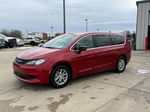 2026 Chrysler Voyager LX