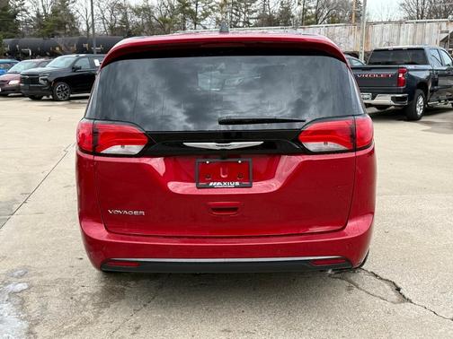 2026 Chrysler Voyager LX