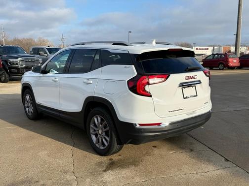 2022 GMC Terrain SLT