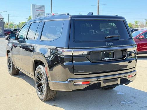 Gloss Black 2026 Jeep Grand Wagoneer Limited Reserve