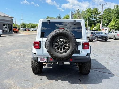 Bright White Clearcoat 2025 Jeep Wrangler Rubicon 392