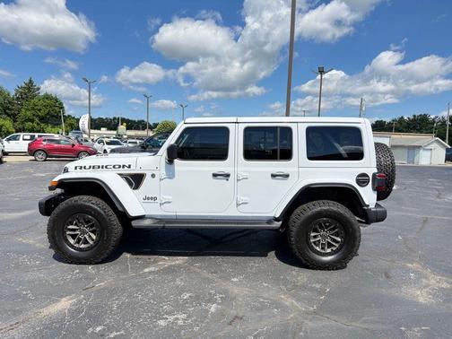 Bright White Clearcoat 2025 Jeep Wrangler Rubicon 392