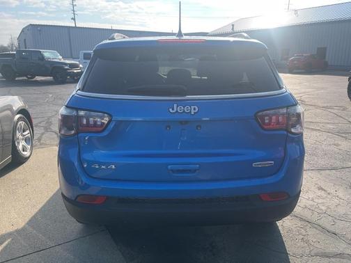 2022 Jeep Compass Latitude Lux