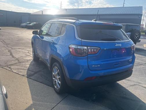 2022 Jeep Compass Latitude Lux
