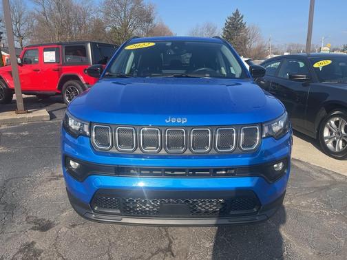 2022 Jeep Compass Latitude Lux