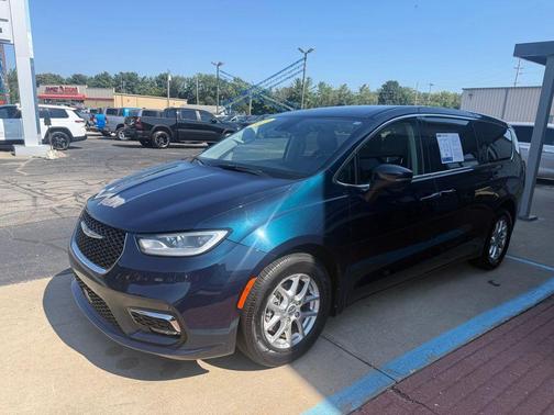 Fathom Blue Pearlcoat 2023 Chrysler Pacifica Touring-L