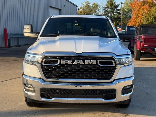 Bright White Clearcoat 2026 RAM 1500 Big Horn/Lone Star