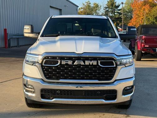 Bright White Clearcoat 2026 RAM 1500 Big Horn/Lone Star