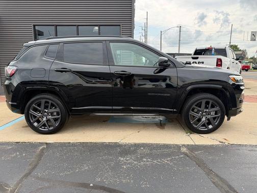 Diamond Black 2024 Jeep Compass Limited