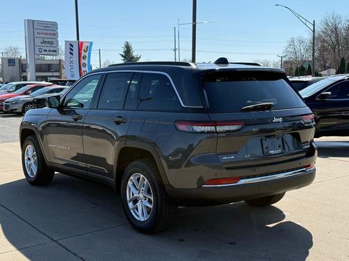 Metallic 2026 Jeep Grand Cherokee Laredo