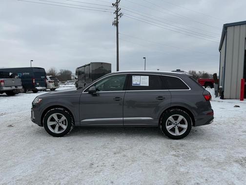 2022 Audi Q7 45 Premium