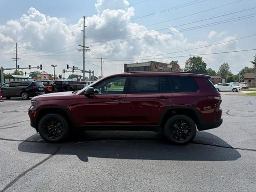 2025 Jeep Grand Cherokee L Laredo