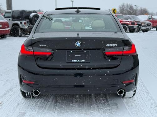 2019 BMW 330 i xDrive