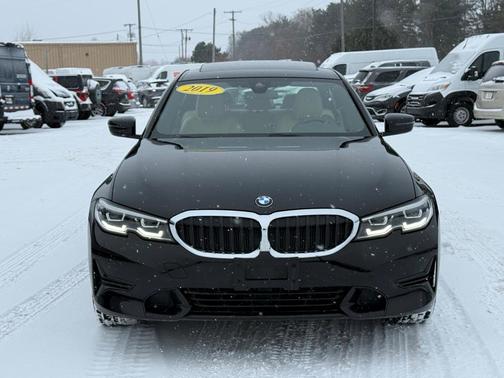 2019 BMW 330 i xDrive