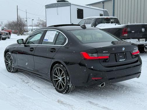 2019 BMW 330 i xDrive
