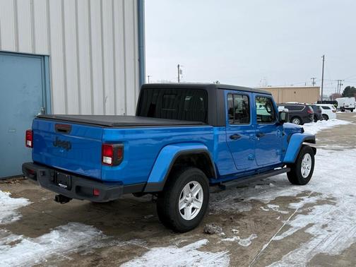 2021 Jeep Gladiator Sport