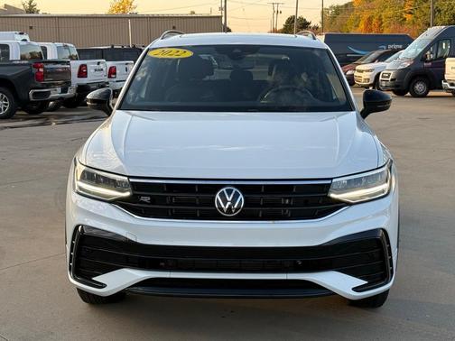 2022 Volkswagen Tiguan 2.0T SE R-Line Black