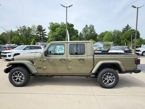 41 2026 Jeep Gladiator Sport