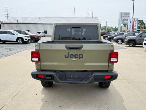 41 2026 Jeep Gladiator Sport