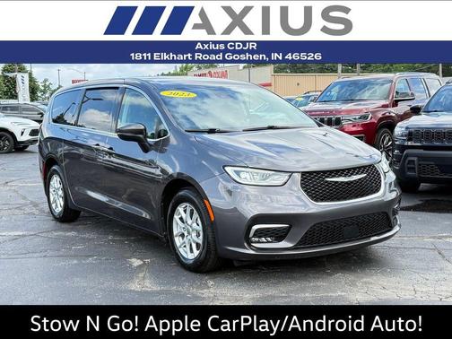 Granite Crystal Clearcoat Metallic 2023 Chrysler Pacifica Touring-L