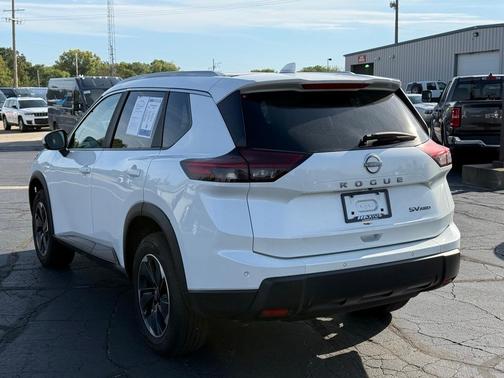 2024 Nissan Rogue SV