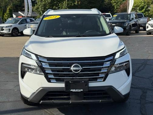 2024 Nissan Rogue SV