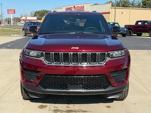 Velvet Red Pearlcoat 2026 Jeep Grand Cherokee Laredo