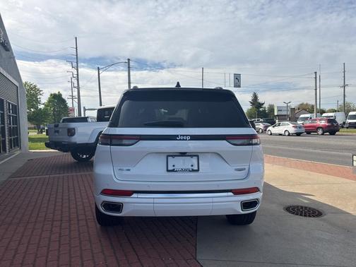 2025 Jeep Grand Cherokee 4xe Summit