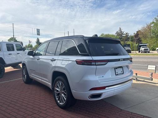 2025 Jeep Grand Cherokee 4xe Summit