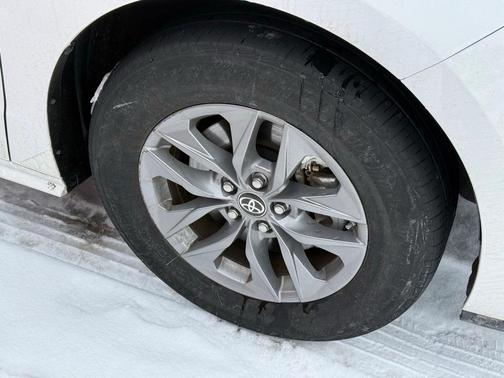 2024 Toyota Sienna LE