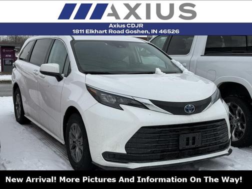 2024 Toyota Sienna LE