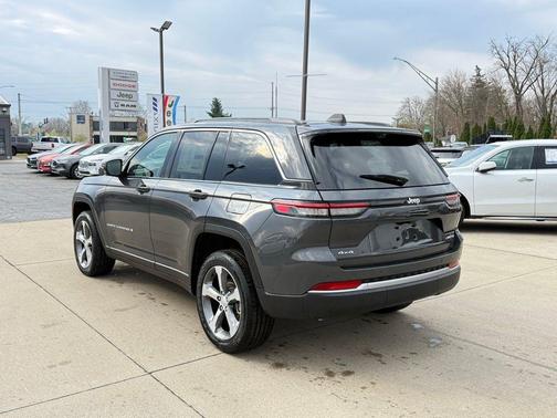 Metallic 2026 Jeep Grand Cherokee Limited